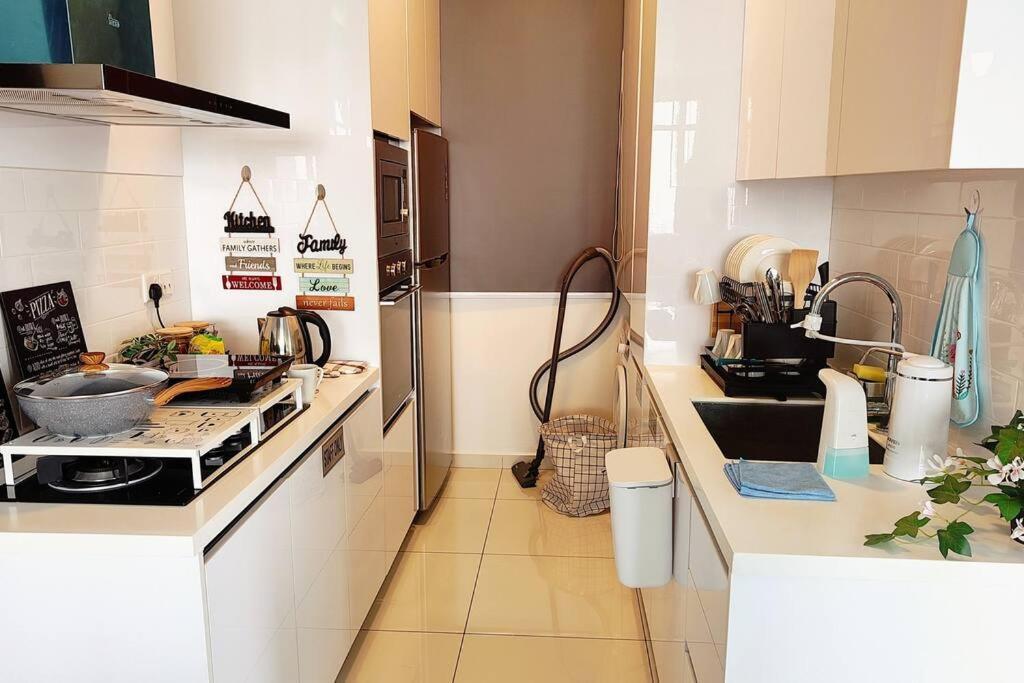 Infinity Pool 2br 7pax @beacon @georgetown Apartment *