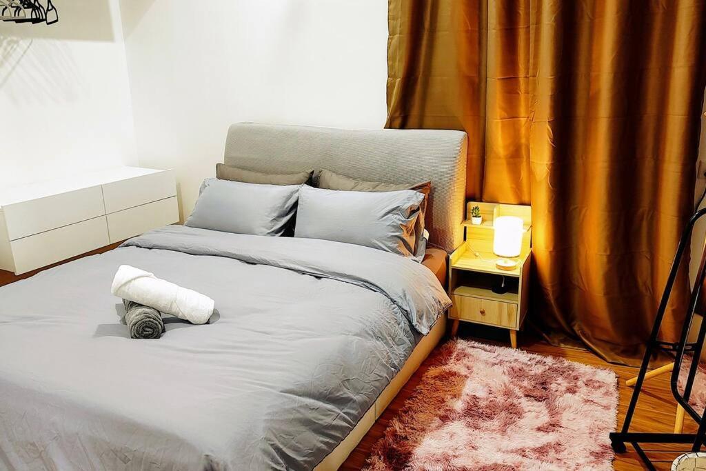 Infinity Pool 2br 7pax @beacon @georgetown * George Town